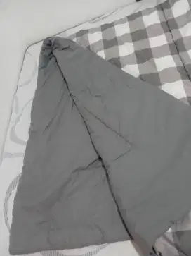 Bed cover grey motif kotak kotak