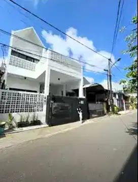 Taman Buaran Indah | Dekat Stasiun dan Halte Transjakarta