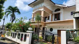 Dijual rumah cantik siap huni 2 lantai 4 KT Bukit Sari Semarang