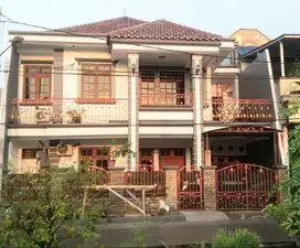 disewakan rumah luas 4 BR di pesona anggrek Bekasi