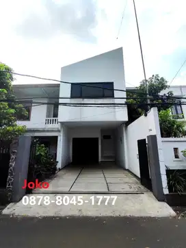 Rumah Minimalis Modern 2 Lt di Jl. Mampang Prapatan, Jakarta Selatan