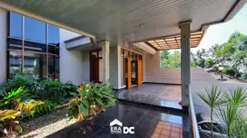 Rumah Paviliun Ada Kolam Renang Kawasan Elite Singgalang Candisari