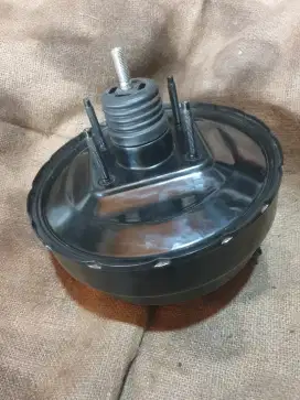 Booster rem nissan serena C24