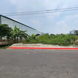 Tanah pekarangan strategis 2 juta /meter dekat tugu Boto Klodran