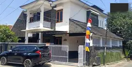 Rumah Hoek 2 Lantai Nyaman di Margahayu Raya