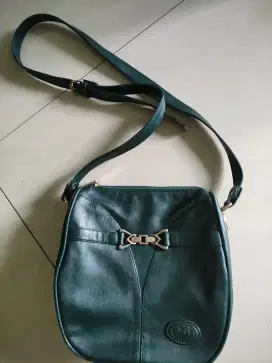 Tas selempang hijau botol