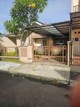 Dijual Rumah 2 BR di Kencana Loka BSD, Tangerang Selatan