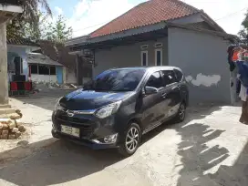 Mobil Sigra 2018 type R