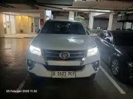 Toyota Fortuner 2.4 VRZ AT 2019 Putih - KONDISI ISTMEWA BERGARANSI