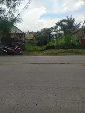 Disewakan tanah daerah Legok pinggir jalan raya