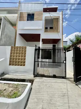 DI JUAL RUMAH BANGUNAN BARU COCOK UNTUK KELUARGA BESAR,13491 FD