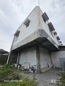 Ruko 3 lantai Lokasi Bagus Dijual, di Muding