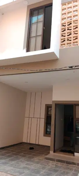 rumah townhouse strategis tol stasiun Cipayung Jakarta Timur