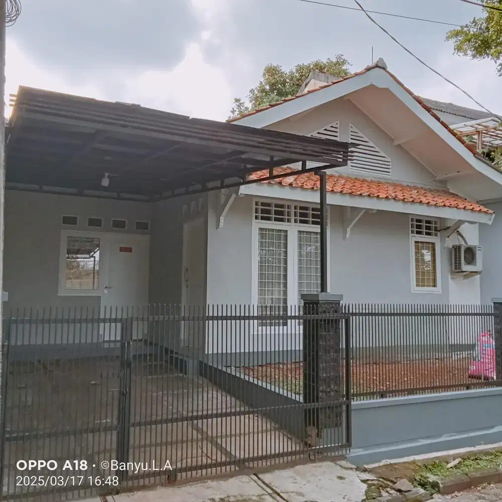 DISEWAKAN RUMAH PERTAHUN!! lokasi strategis dan bebas banjir