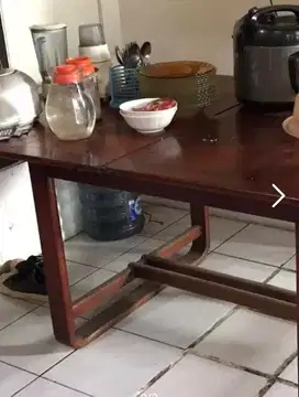 Meja makan jati kuno