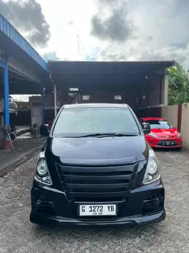 HYUNDAI H-1 2010 BARANG ISTIMEWA
