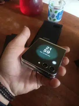 Samsung Z Flip 5 (8/256)ex SEIN