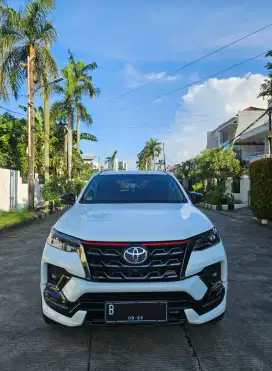 Dijual Toyota Fortuner 2.4 VRZ TRD A/T Diesel 2021 White Putih