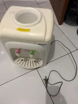 Dispenser bekas