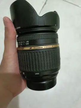 TAMRON 18-250MM FOR NIKON LIKENEW