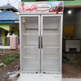 Di jual showcase pendingin minuman