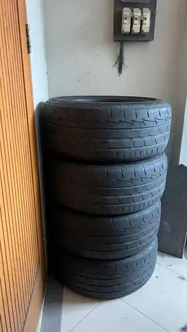 Bridgestone Potenza RE003 235/50 R18
