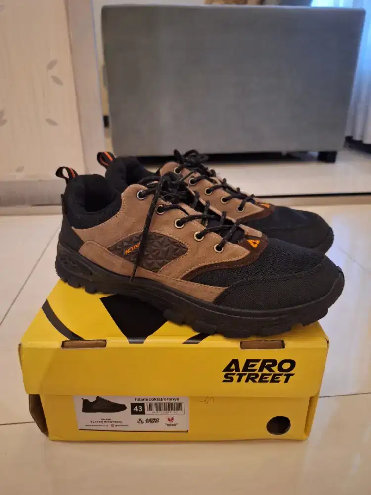 Sepatu AEROSTREET ACTIVE Hiking / Trail / Gunung