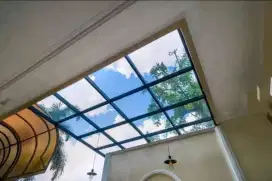 Kanopi kaca bening