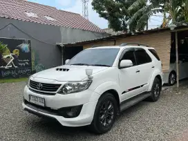TOYOTA FORTUNER G VNT TRD AT DIESEL 2015 READY 2 UNIT
