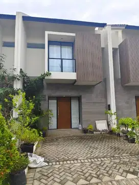Turun Harga ! Rumah 2 Lantai Bagus Central Park Juanda Sidoarjo