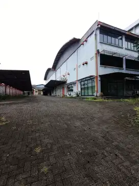 Gudang luas strategis siap pakai siap nego