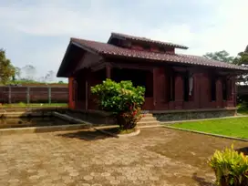 RUMAH VILLA KAYU JATI TUA SHM JUAL CEPAT AKSES TOL SOROJA