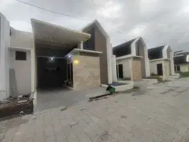 Rumah baru bagus gumpang siap huni dekat UMS