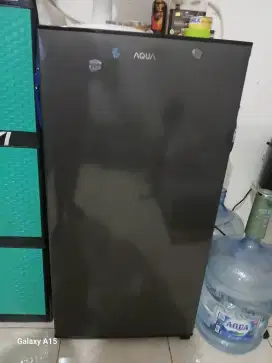Kulkas Aqua 1 pintu
