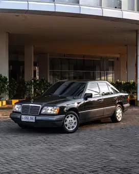 Jual Mercedes Benz E320 W124 Mastetpiece very good condition