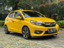 (Tdp 21jt bawa pulang) HONDA BRIO E CVT 2022 AT Kuning Favorite