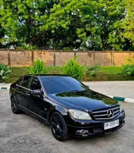 Dijual mercedes benz C200 avantgarde