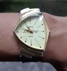 Jam tangan Senova ventura