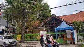 Turun Harga ! Rumah Luas Kondisi Terawat Strategis Ketintang Surabaya