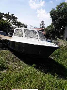 Speed boat  perahu fibreglass kondisi masih bagus jual murah