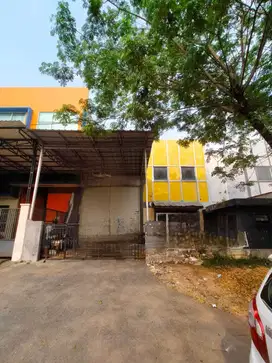 Disewakan murah Gudang di Taman Tekno BSD