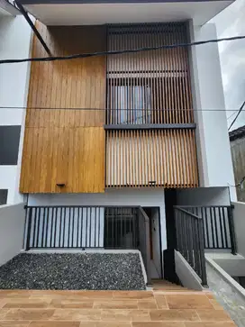 Rumah unik bangunan baru di Sekelimus Buah batu dkt Batununggal
