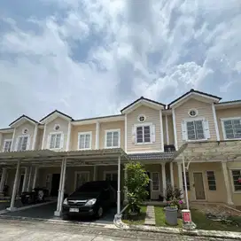 Rumah Villa Terpanjang Komplek Merci Medan Resort City