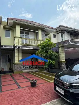 Legenda wisata Rumah Minimalis Bangunan Besar - Siap huni , Nego manis