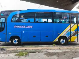 Bus medium diJual