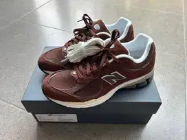 New Balance 2002R Brown 42.5 Used