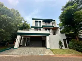 Dijual Rumah Bangunan Baru design Modern Classic Mewah di Icon BSD