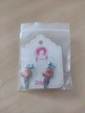 Anting perempuan