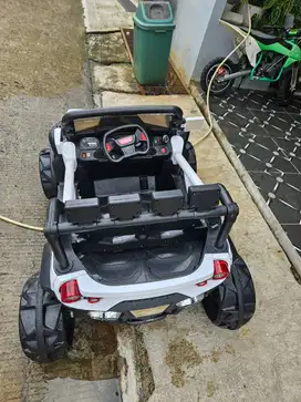 Mobil aki anak-anak