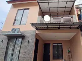 RUMAH 2LANTAI BAGUS SIAP HUNI DLM CLUSTER DI CONDET JAKTIM SHM IMB